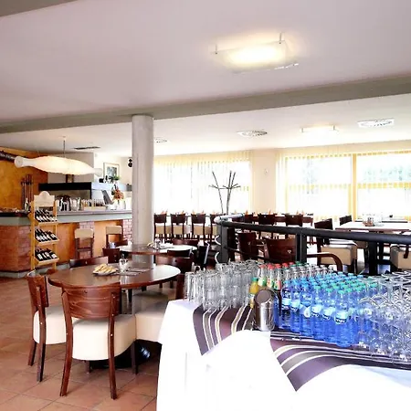 Hotel S-centrum 3*