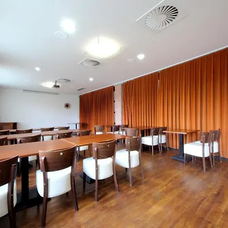 S-centrum Hotel 3*