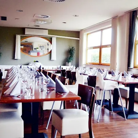 Hotel S-centrum Benesov (Central Bohemian)
