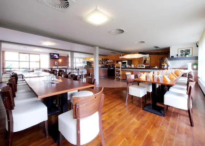 Otel S-centrum Benesov (Central Bohemian)